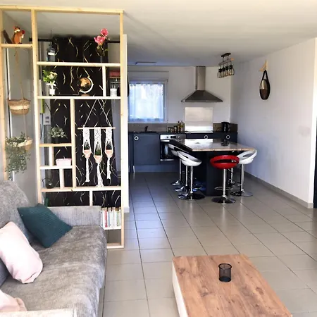 Hyper Calme - Joliment Decoree Avec Vue Degagee - Salle De Jeux - Proche De Toutes Commodites