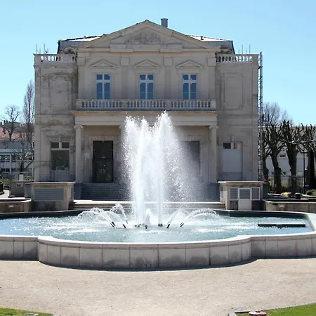 Hyper Calme - Joliment Decoree Avec Vue Degagee - Salle De Jeux - Proche De Toutes Commodites